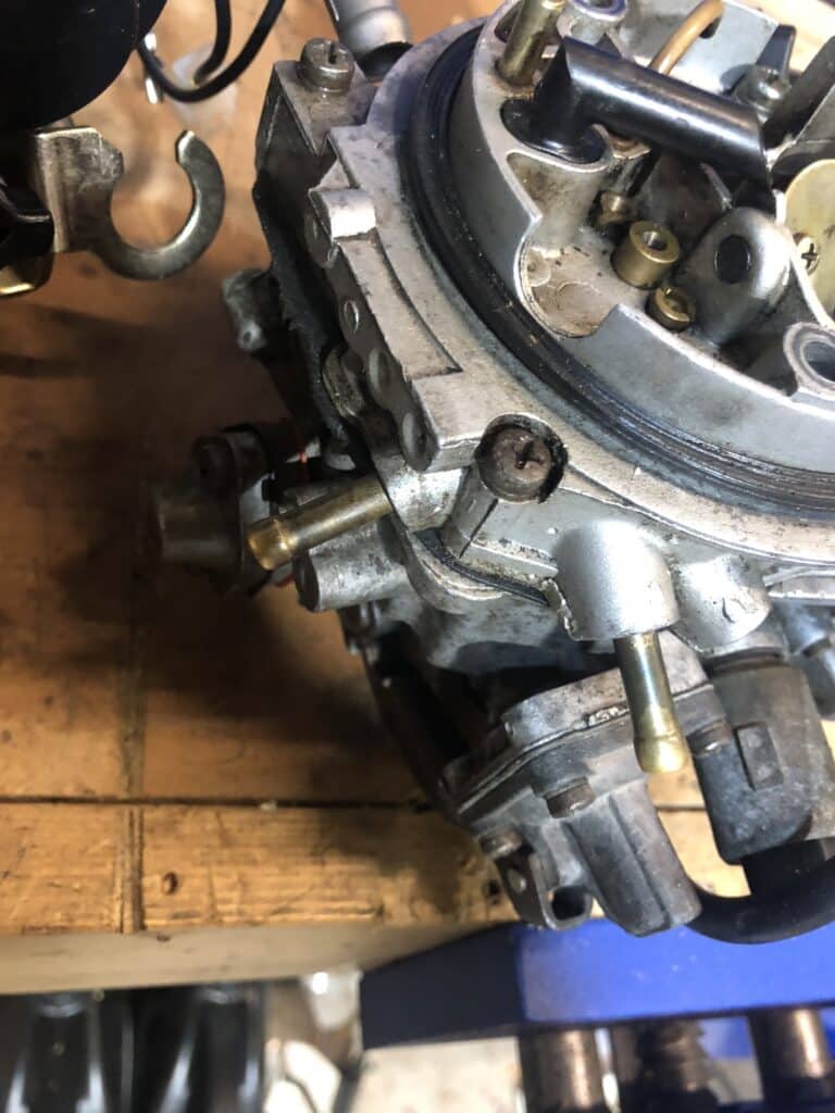 Pierburg 2E3 carburettor showing fuel inlet and return pipes